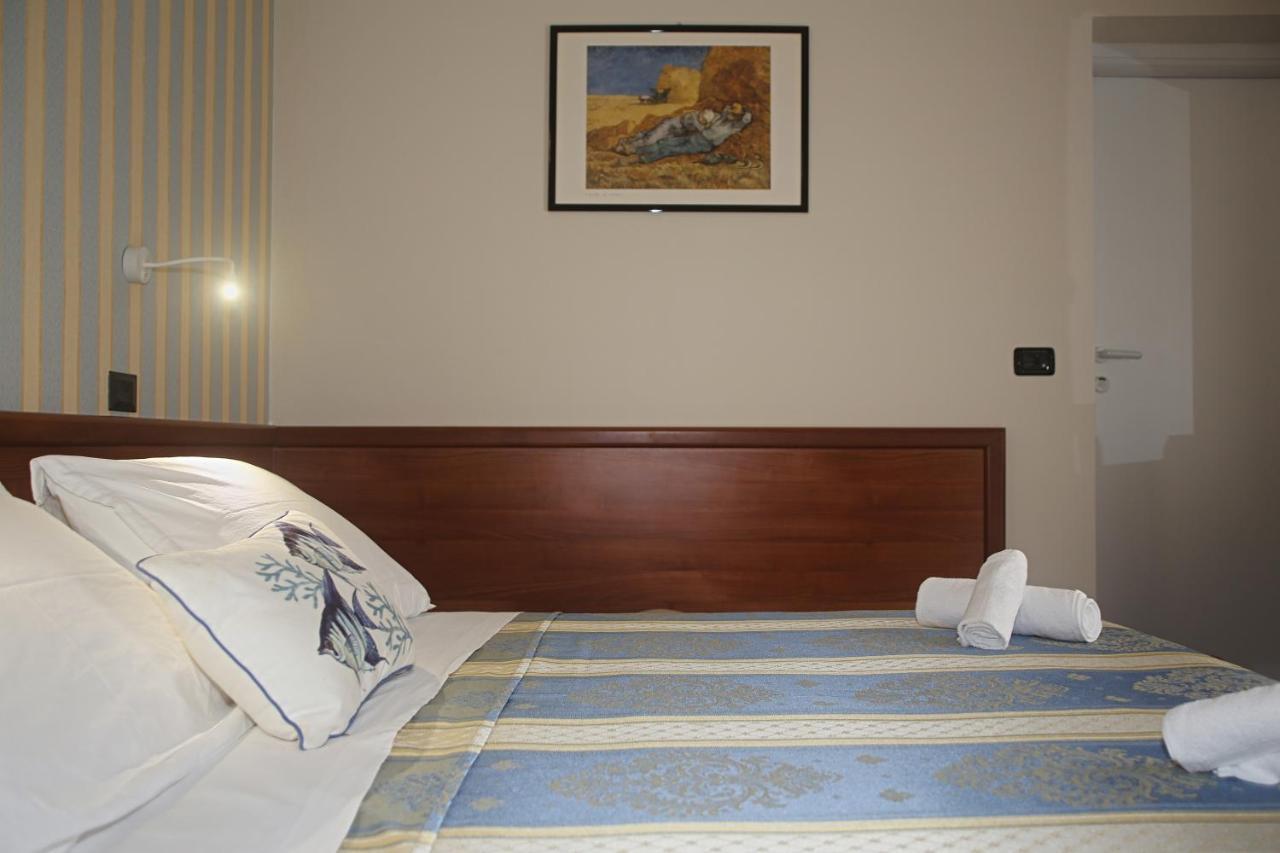 Hotel Dear ริมินี ภายนอก รูปภาพ