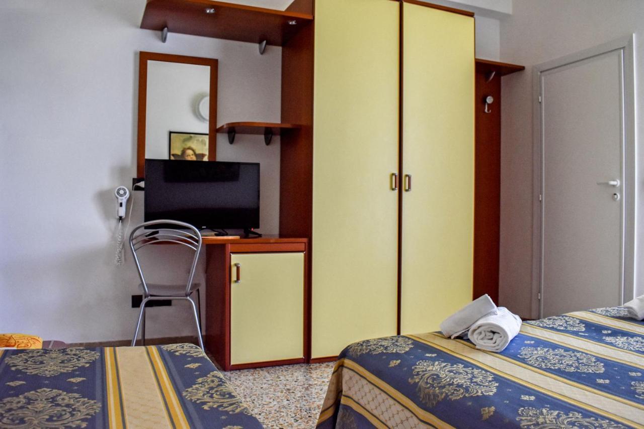 Hotel Dear ริมินี ภายนอก รูปภาพ
